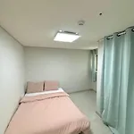 Nearby Subway, 2 Bedroom Big House