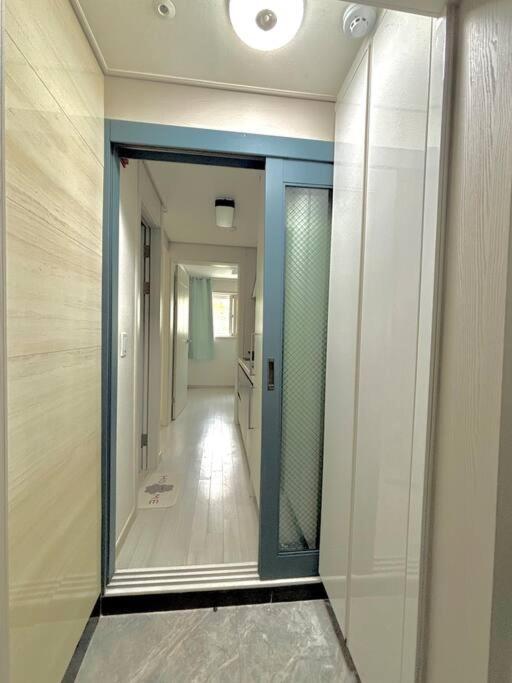 Nearby Subway, 2 Bedroom Big House