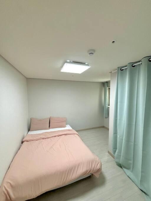 Apartment Nearby Subway, 2 Bedroom Big House Seoul