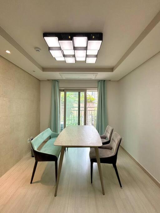 Nearby Subway, 2 Bedroom Big House * Seoul